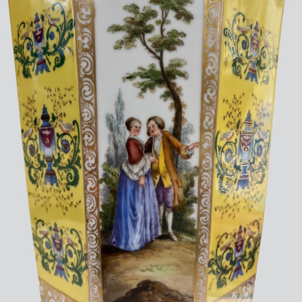 ​Ваза с галантными сюжетами, Германия, Саксонская фарфоровая мануфактура, XIX век