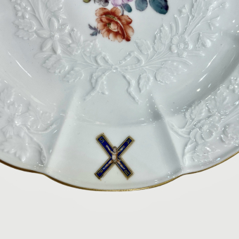 ​Тарелка из сервиза Андрея Первозванного, Германия, мануфактура "Мейсен", 1744-1745-е гг., Эберлейн​ И.Ф.