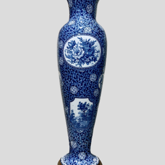​Бело-голубые парные вазы, Германия, мануфактура "Royal Bonn", 1885-1920-е гг.
