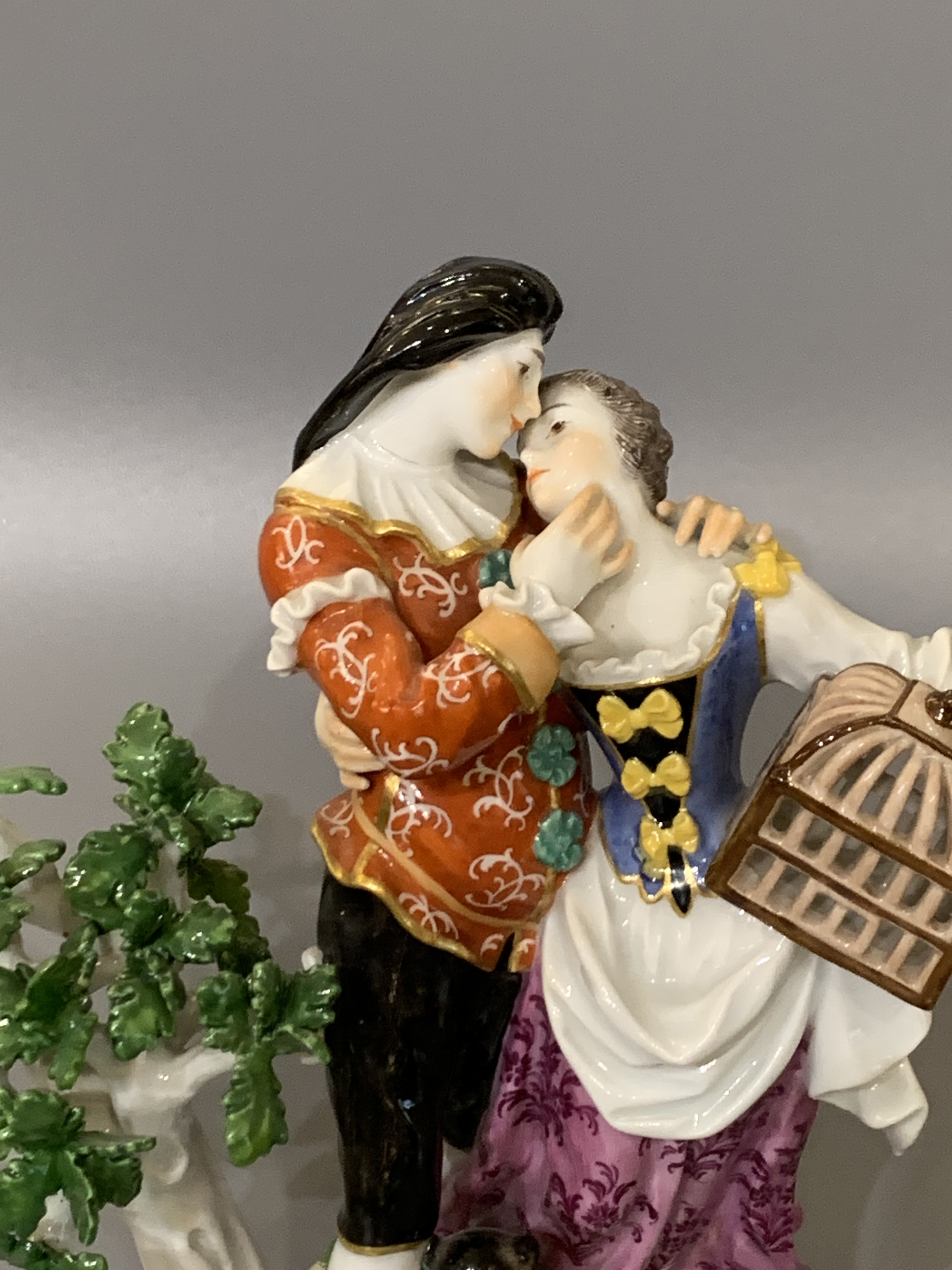 Скульптура "Галантная пара с мопсом", Германия, мануфактура "Мейсен", XIX век, Кендлер И.И.
