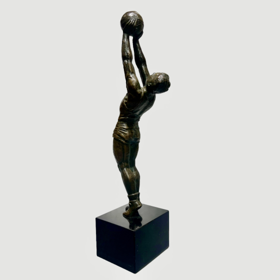 ​Скульптура «Баскетболист», Франция, 1920-е гг., Макс ле Верье.