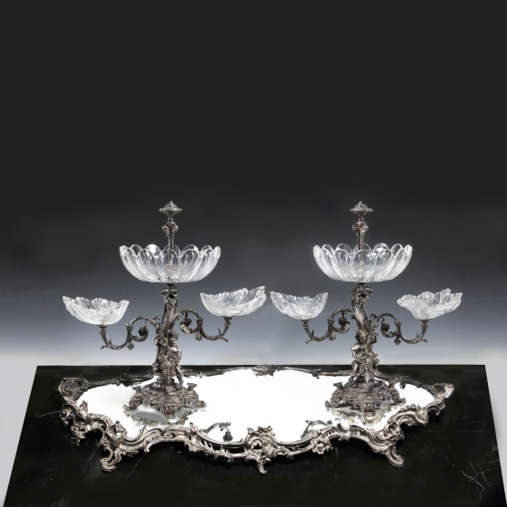 Набор для обеденного стола из 3-х десертных ваз и зеркального подноса, Франция, XIX век Набор для обеденного стола из 3-х десертных ваз и зеркального подноса, Франция, XIX век