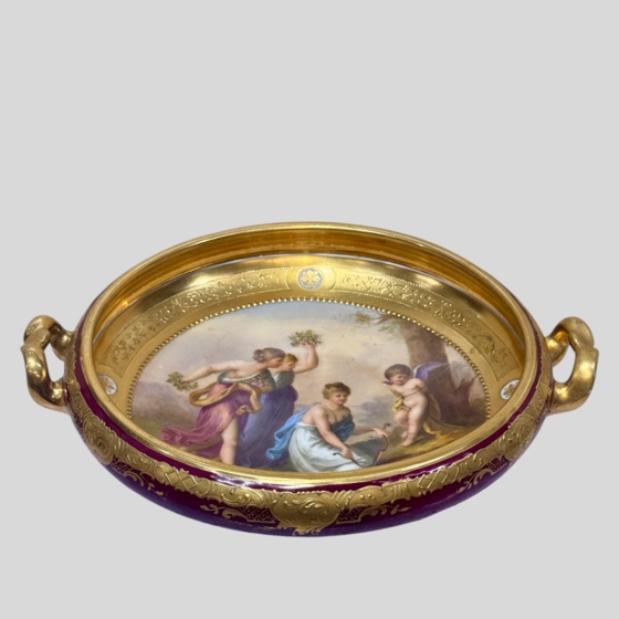 Чаша «Аmor am Pranger», Австрия, Королевская Венская мануфактура, 1820-е гг.