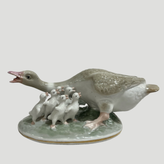 Скульптура «Переполох», СССР, Дулёвский фарфоровый завод, 1956 г., Сотников А.Г.