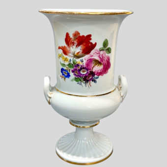 Ваза в форме кратера