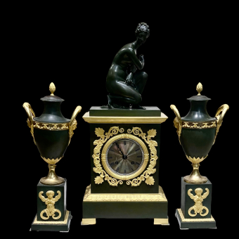 Часы каминные «Афродита» с парными вазами, Франция, XIX век