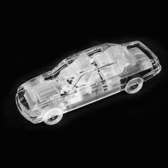 Модель автомобиля "BMW 750IL", Франция, фирма "Daum", XX век, К. Фроссарт