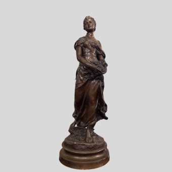 Скульптура "Девушка с букетом", Франция, XIX век