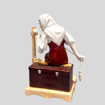 Парные скульптуры «Мужик, плетущий лапоть» и «Пряха», Россия, завод «Попова А.Г.», XIX век