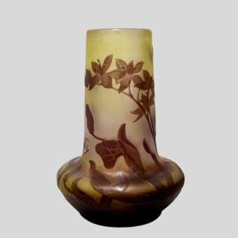 ​Ваза с изображением морских лилий, Франция, фирма "Галле", 1900-е гг.