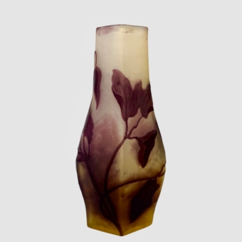 ​Ваза "Клематисы", Франция, фирма "Галле", 1900-1914 гг.