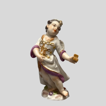 Пять скульптур из серии "Переодетые Амуры", Германия, мануфактура "Мейсен", XX век, Кендлер И.И.