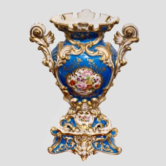 ​Ваза декоративная с галантной сценой в парке, Западная Европа, XIX век