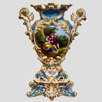 ​Ваза декоративная с галантной сценой в парке, Западная Европа, XIX век