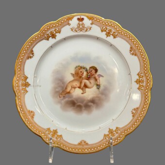 ​Тарелка с амурами, Россия, ИФЗ, 1855-1881 гг.