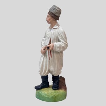 ​Скульптура «Малоросс с трубкой», Россия, завод "Гарднера", 1870-1890-е гг.